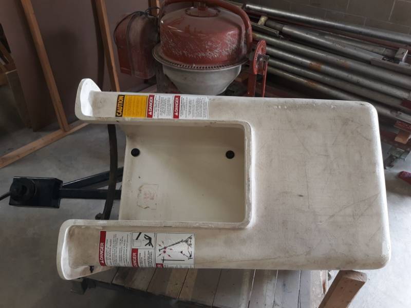 lot 5476 image: Boom bucket With Cart