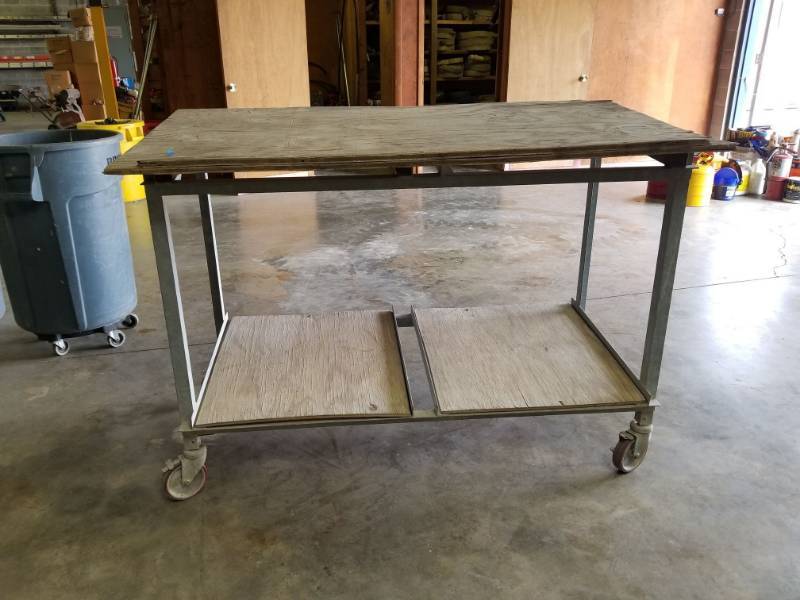 lot 5479 image: Rolling Work Cart