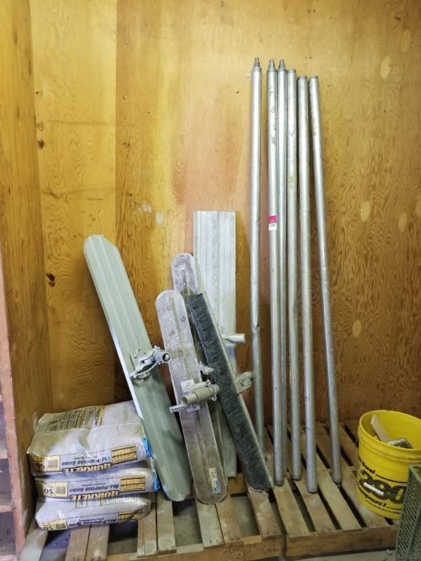 lot 5494 image: Concrete Tools and 4 Bags Of Sand