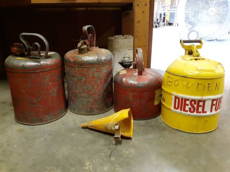 lot 9740 image: (4) Fuel Tanks