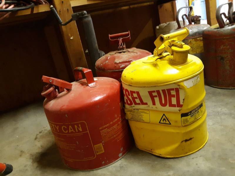 lot 9741 image: (3) Fuel Tanks With Trailer Jack