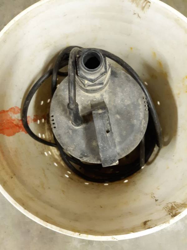 lot 9747 image: Flotek 410th HP Sumbersible UtilityWaterfall Fountain Pump