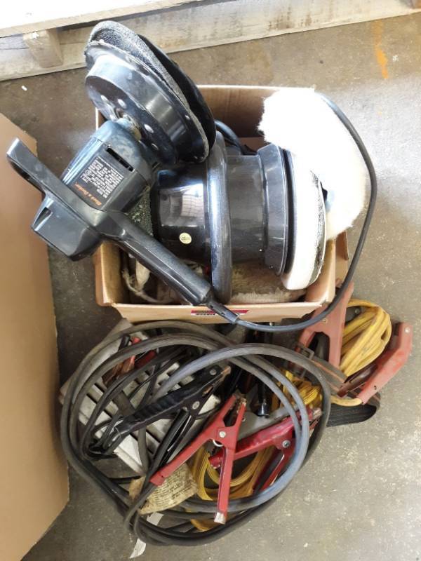 lot 9775 image: Buffers, Three Amp Battery charger, Jumper Cables