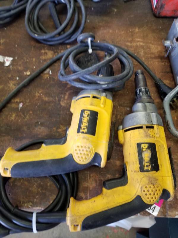 lot 9784 image: Dewalt Drywall Screwdriver And Dewalt Versa Clutch Screwdriver