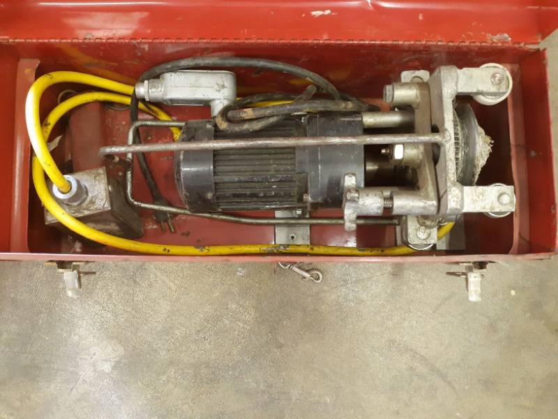 lot 9797 image: Roof Seamer