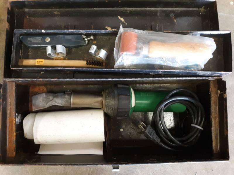 lot 9809 image: Roofing Welder
