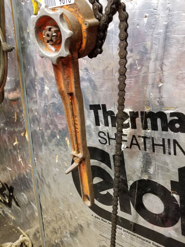 lot 9818 image: Block & Tackle