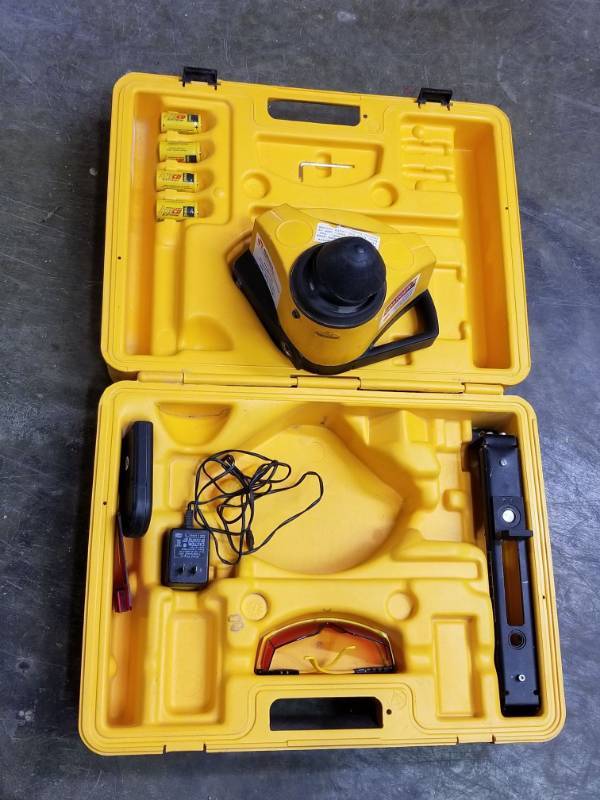 lot 9841 image: Spectra Precision Ceiling Laser
