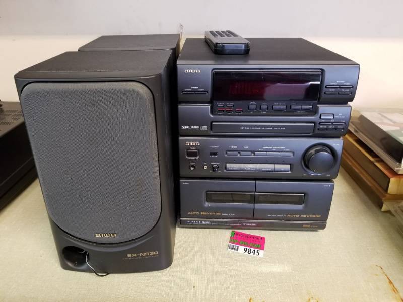lot 9845 image: Aiwa NSX-330 Digital Audio System