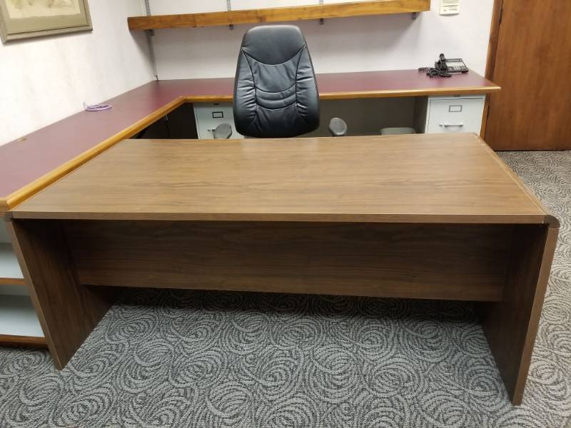 lot 9873 image: Office Desk With Chair