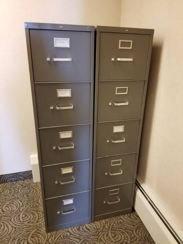 lot 9893 image: 2 Gray File Cabinets