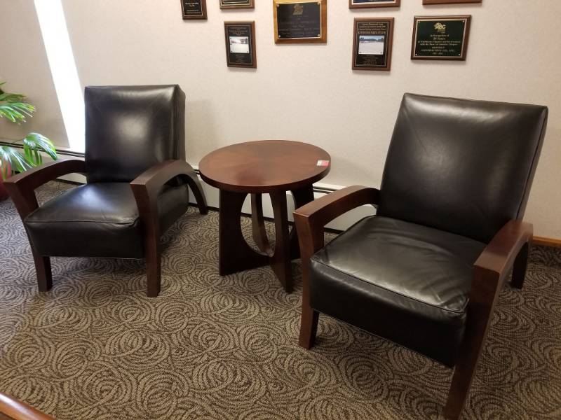lot 9898 image: 2 Leather Chairs and Table