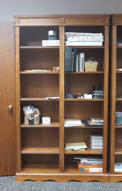 lot 9868 image: Bookshelf.