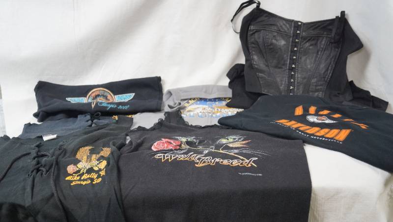 lot 4122 image: Lot of Harley Davidson Biker Clothes