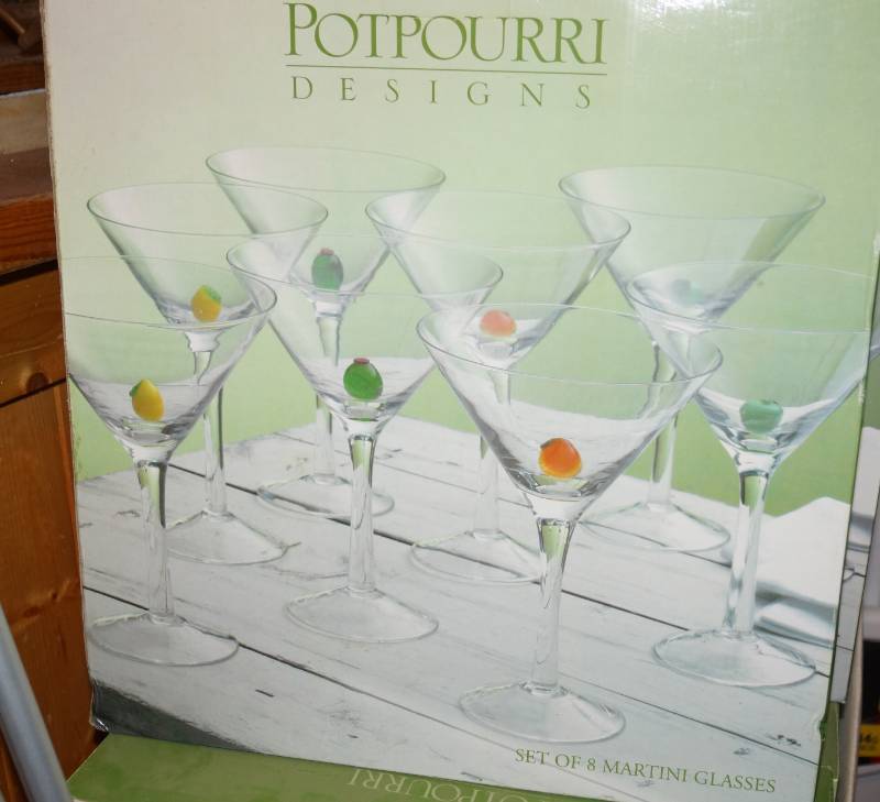 lot 4134 image: New in Box - Set of 8 Martini Glasses - Potpourri Designs - Very Fancy