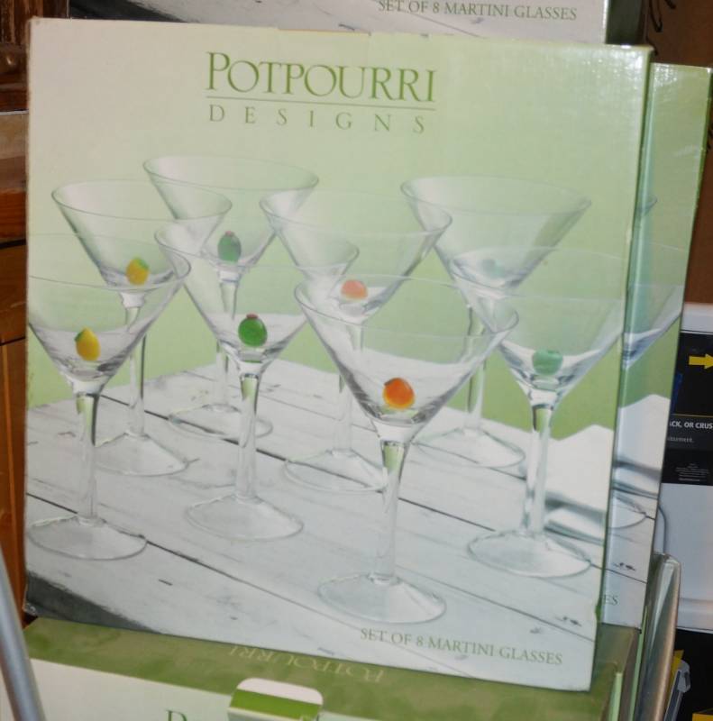 lot 4133 image: New in Box - Set of 8 Martini Glasses - Potpourri Designs - Very Fancy