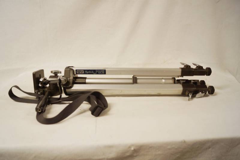lot 4136 image: SV Kenlock 3000GLB Tripod
