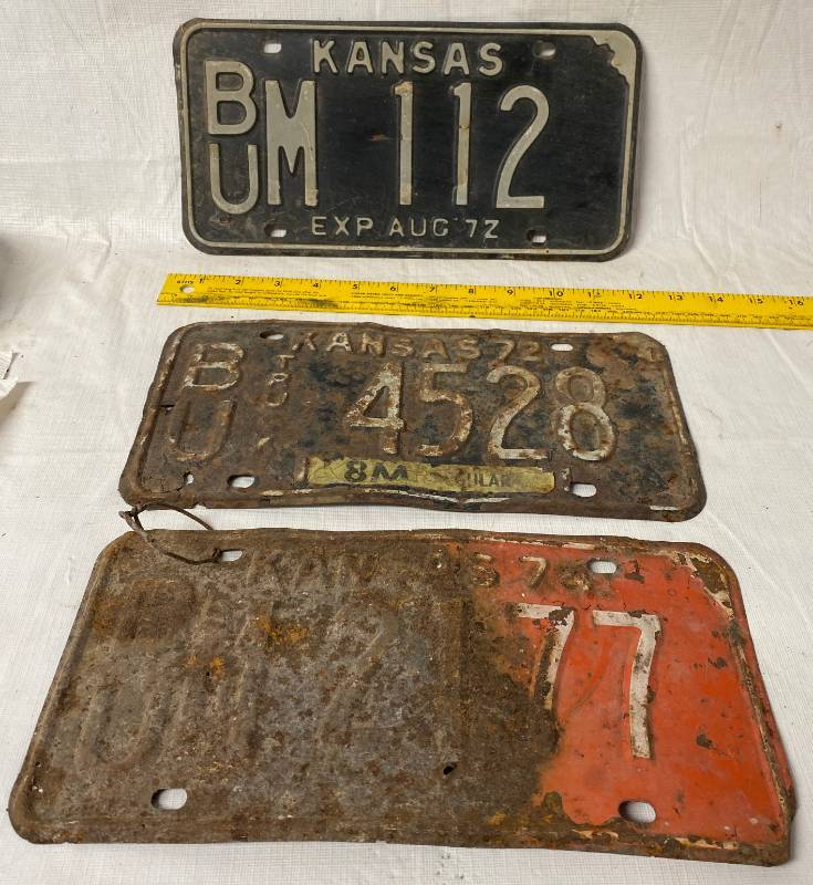 lot 4163 image: 3 Vintage - 1972 - 1974 - Kansas - Butler County - Metal License Plates