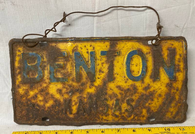 lot 4172 image: Vintage - BENTON Kansas - Butler County - Metal License Plate