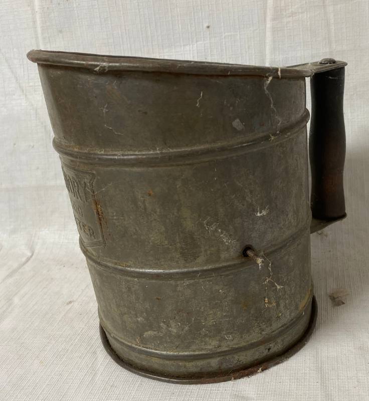 lot 4188 image: Vintage Savory 500 Sifter
