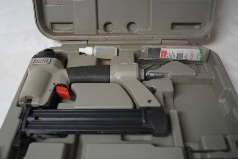 lot 4203 image: Porter-Cable Brad Nailer with Case - 58 to 1 14