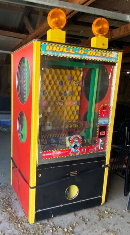 lot 4196 image: Big ARCADE Redemption Prize Game - Drill-O-Matic