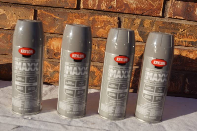 lot 4225 image: 4 Cans of Krylon Maxx Spray Paint