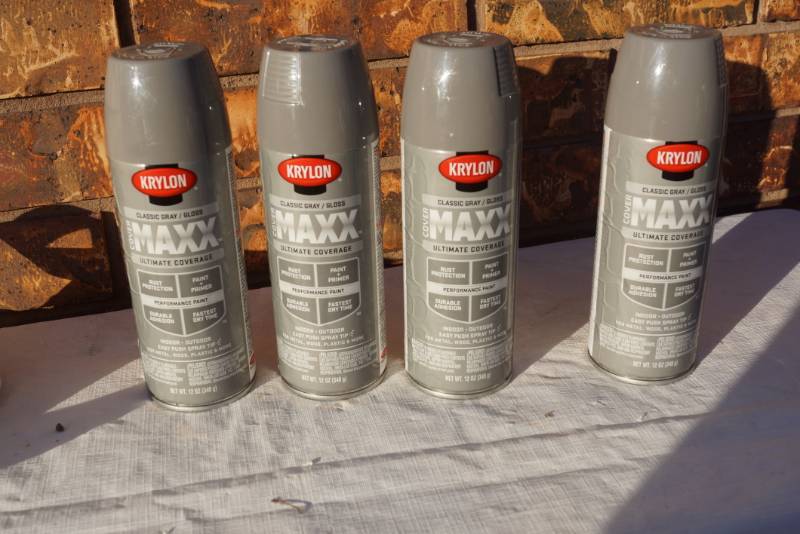 lot 4226 image: 4 Cans of Krylon Maxx Spray Paint