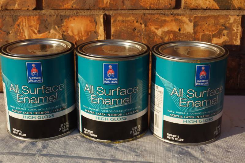 lot 4243 image: 3 Cans of Sherwin Williams - All Surface Enamel - Some Tinted and Some New Product - MISTINT PAINT SALE
