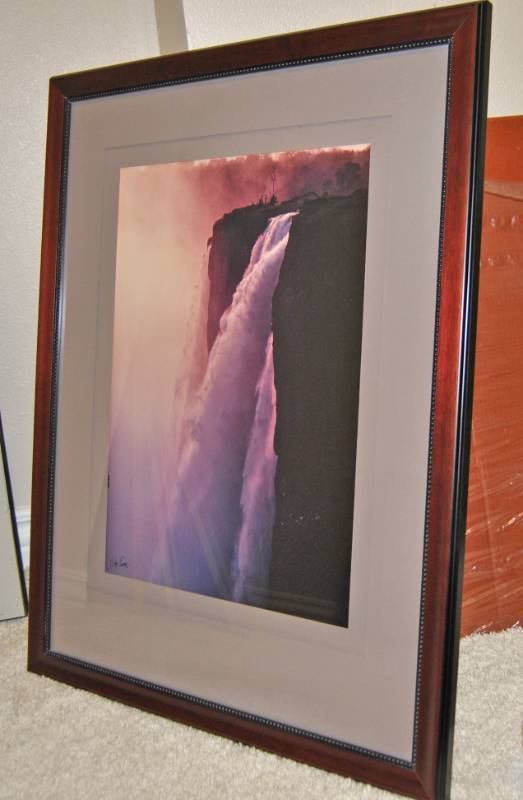 lot 3127 image: Beautiful Waterfall Wall Decor
