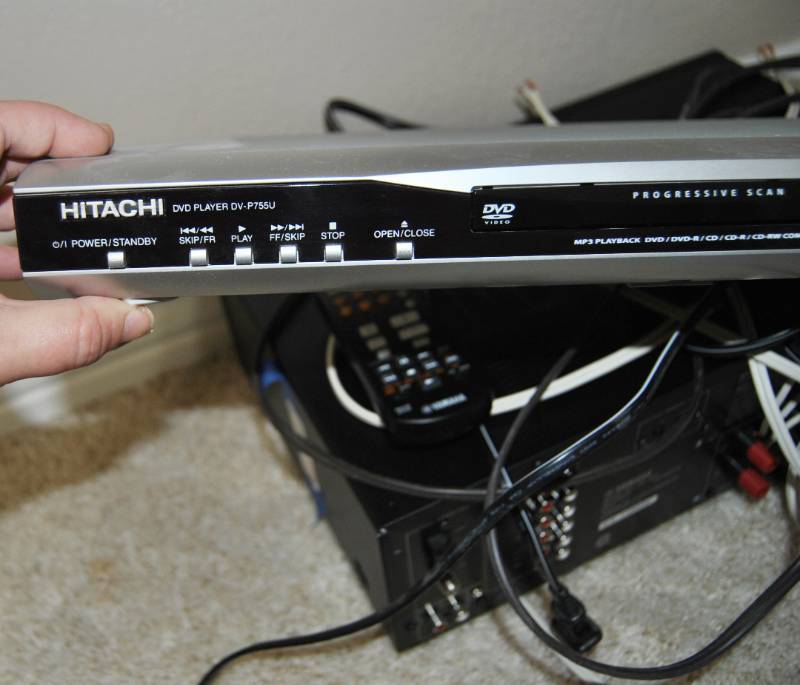 lot 3179 image: Hitachi DVD Player - Works