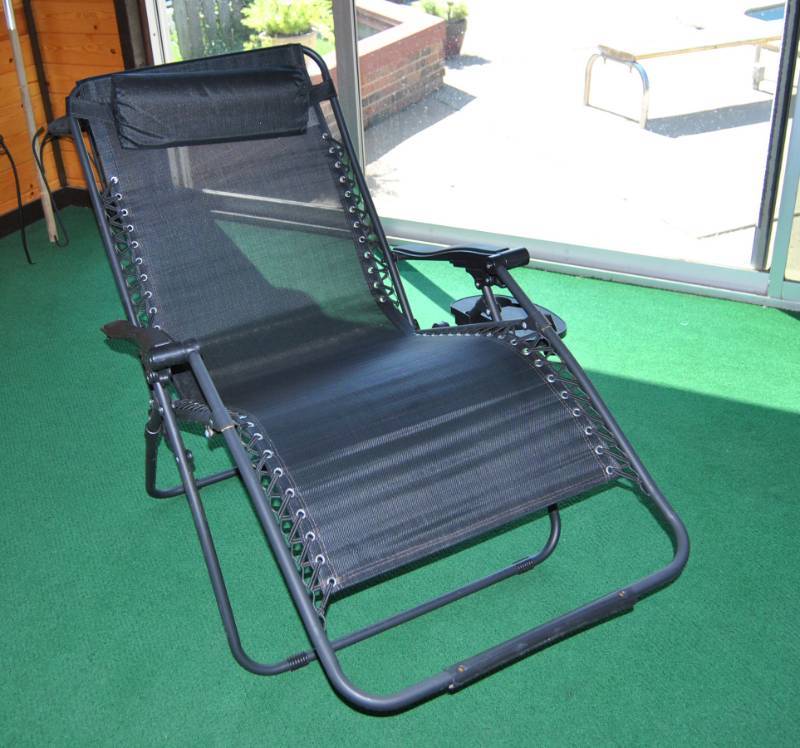 lot 3187 image: Very Nice Folding Lounge Chair
