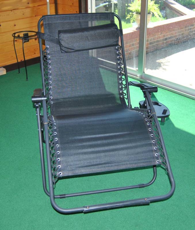lot 3188B image: Very Nice Folding Lounge Chair