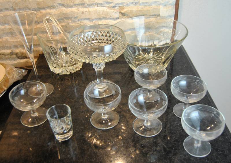 lot 3296 image: Lot of Beautiful Crystal Wares