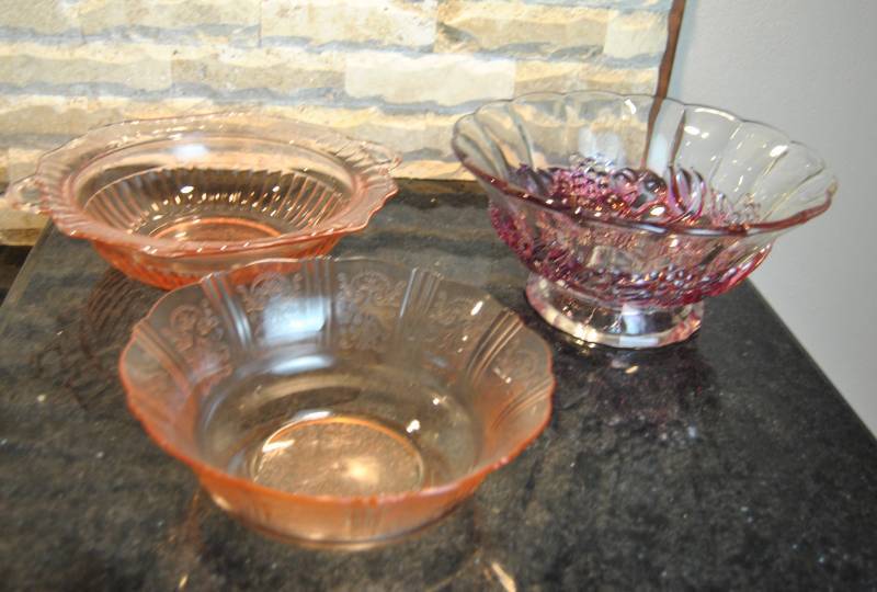 lot 3309 image: Lot of 3 Beautiful Rose Colored Bowls - Appear to be Vintage