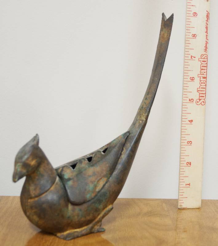 lot 3194 image: Beautiful Heavy Cast Iron Bird Trinket Box