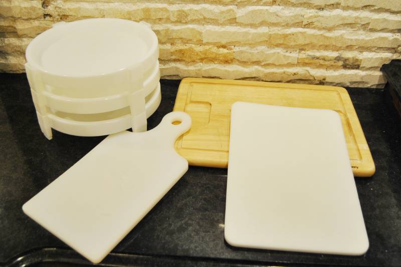lot 3354 image: Lot of Misc. Kitchenware - Cutting Board and More