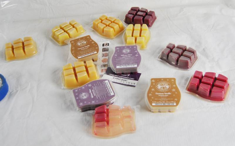 lot 3366 image: Lot of Scentsy Wax Melts