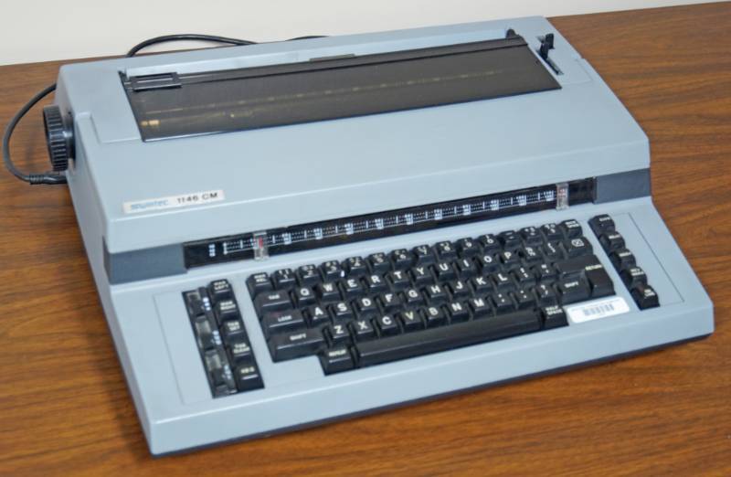 lot 3199 image: Vintage Swinetec Typewriter - Works