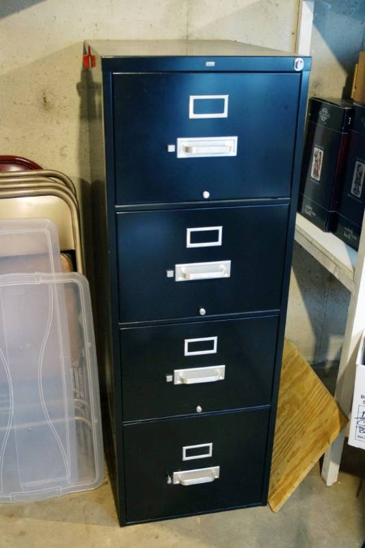 lot 3211 image: Metal 4 Drawer Filing Cabinet