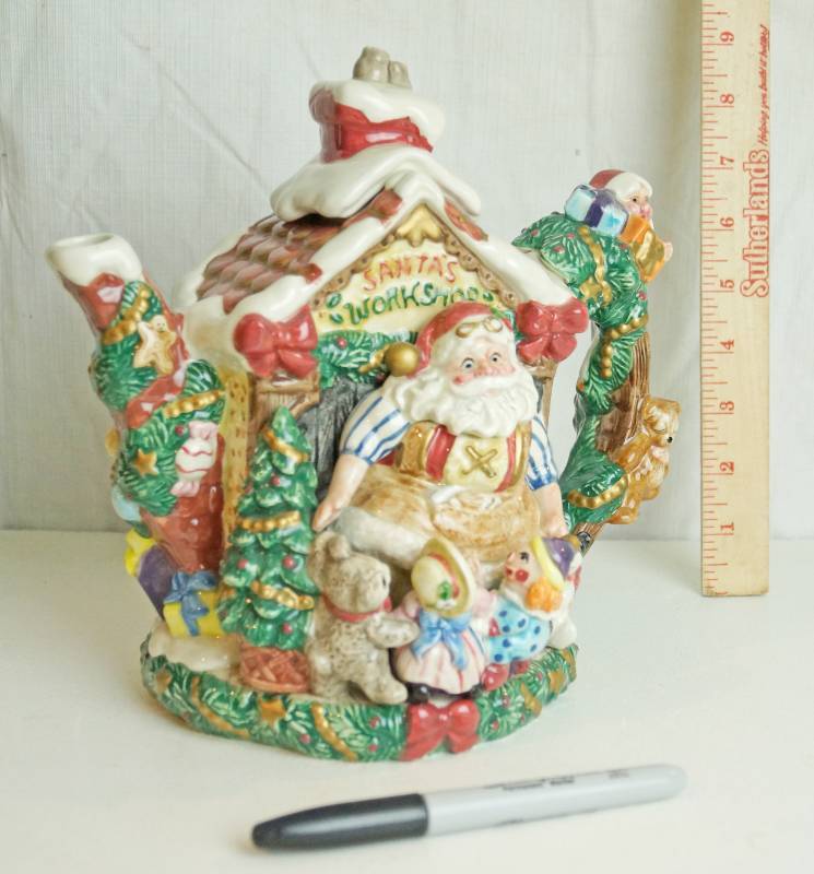 lot 3218 image: Beautiful Christmas Ornament