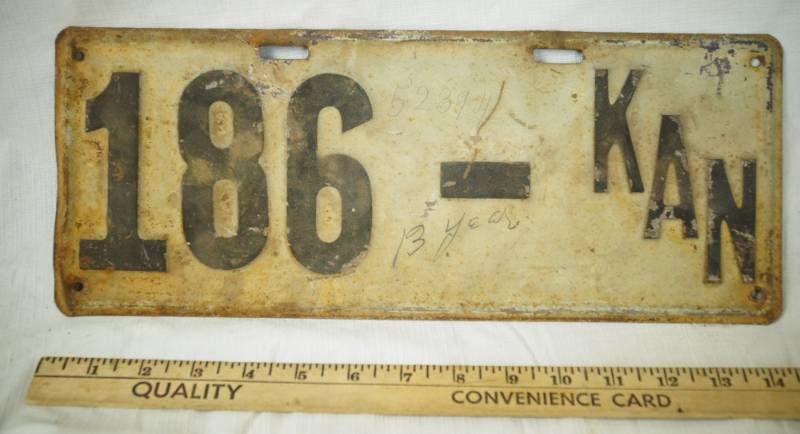 lot 1390 image: Vintage Metal  License Plate - Believed to be from the year 1913 Very Cool