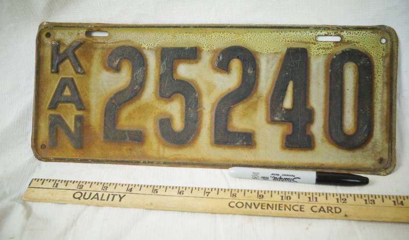 lot 1394 image: Vintage Metal  License Plate - Believed to be from the year 1917 Very Cool
