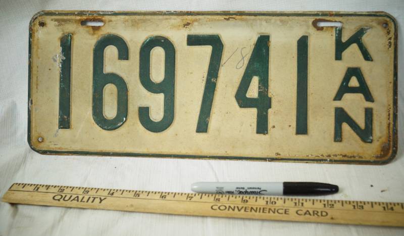 lot 1395 image: Vintage Metal  License Plate - Believed to be from the year 1918 Very Cool