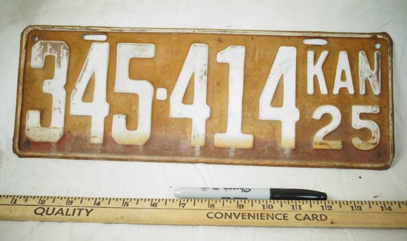 lot 1402 image: Vintage Heavy 1925 Kansas License Plate -  Very Cool Find