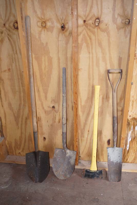 lot 3269 image: Lot of Misc. Yard Tools- AXE, shovel and more
