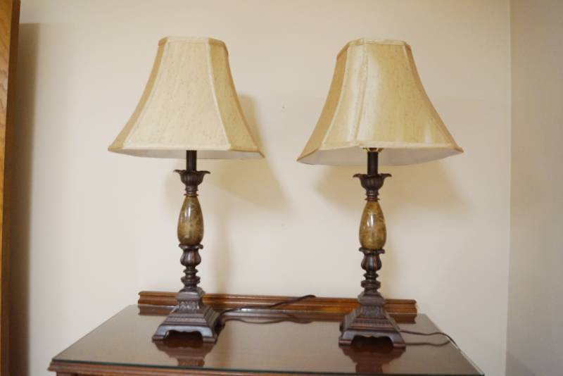lot 3281 image: Lot of 2 Beautiful Lamps - match any style