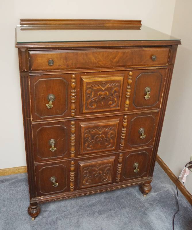 lot 3286 image: Antique Wooden Dresser - Great Shape Helmers Mfg. Co. - Part of a beautiful set