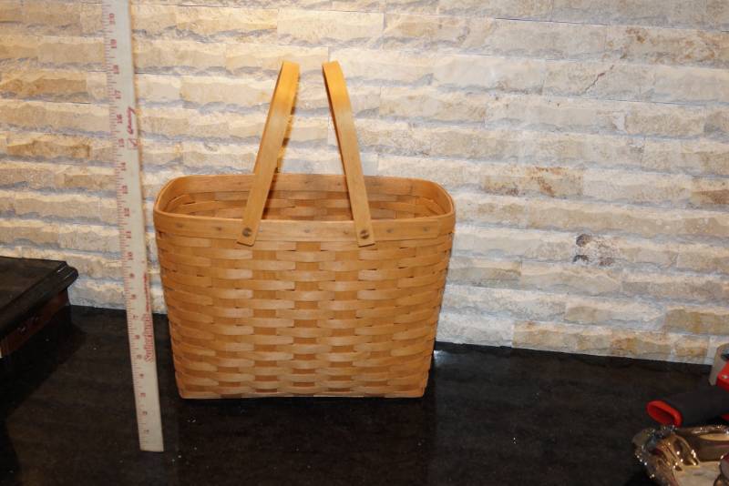 lot 3312 image: Beautiful Longaberger Basket- Approx 14 tall - Great Magazine Basket Perfect