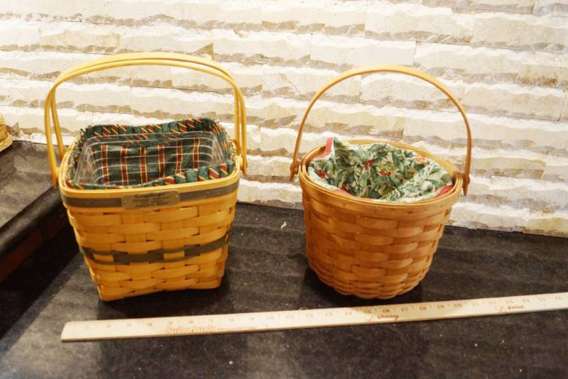 lot 3328 image: Lot of Collectible Longaberger Baskets - Christmas 1995 w liners